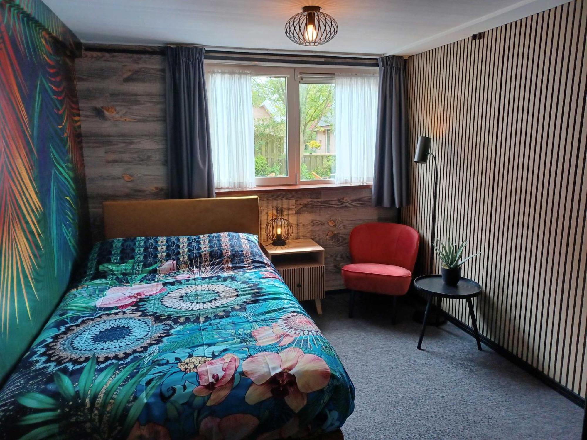 Hotel Dichtbijzee Oosterend  Eksteriør billede